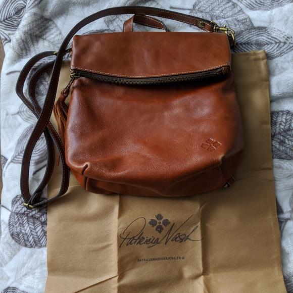 Patricia Nash Handbags - Patricia Nash convertible bag